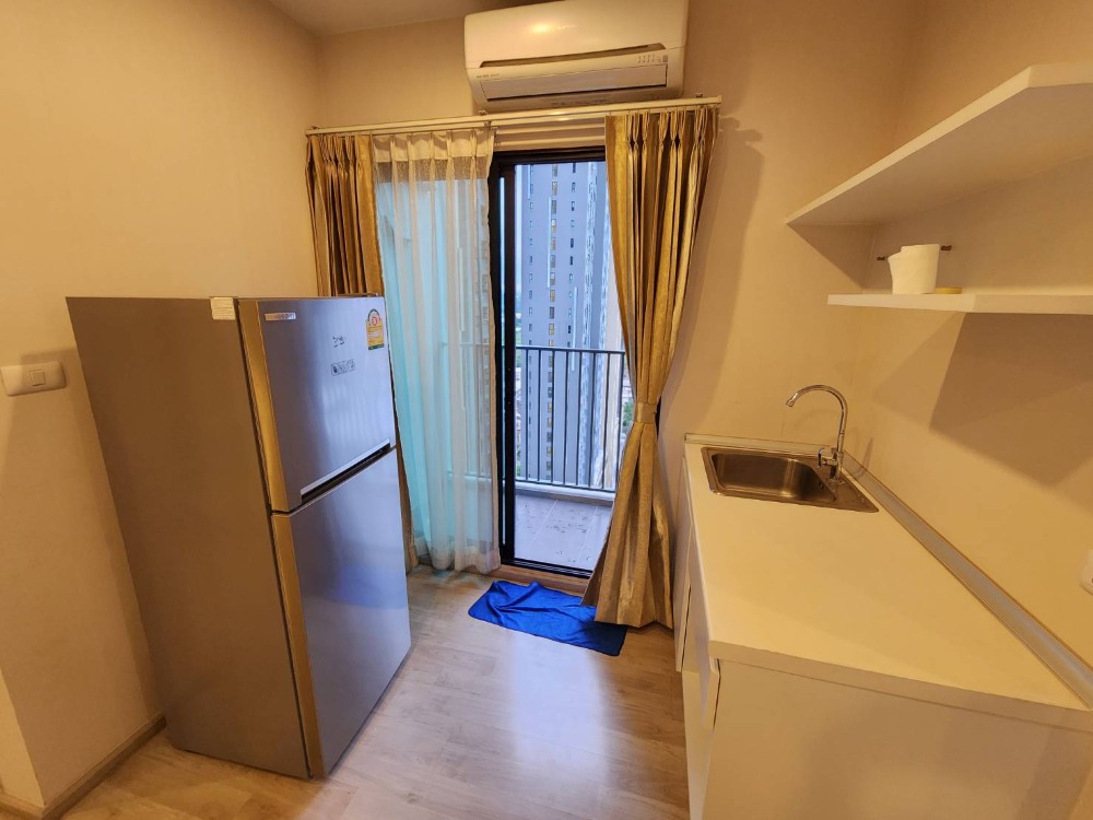 For RentCondoNonthaburi, Bang Yai, Bangbuathong : SN490.9 ** Empty room, rare, 4 air conditioners ** For rent, Plum Condo Central Station Phase 1, white tone room, good price, with washing machine.