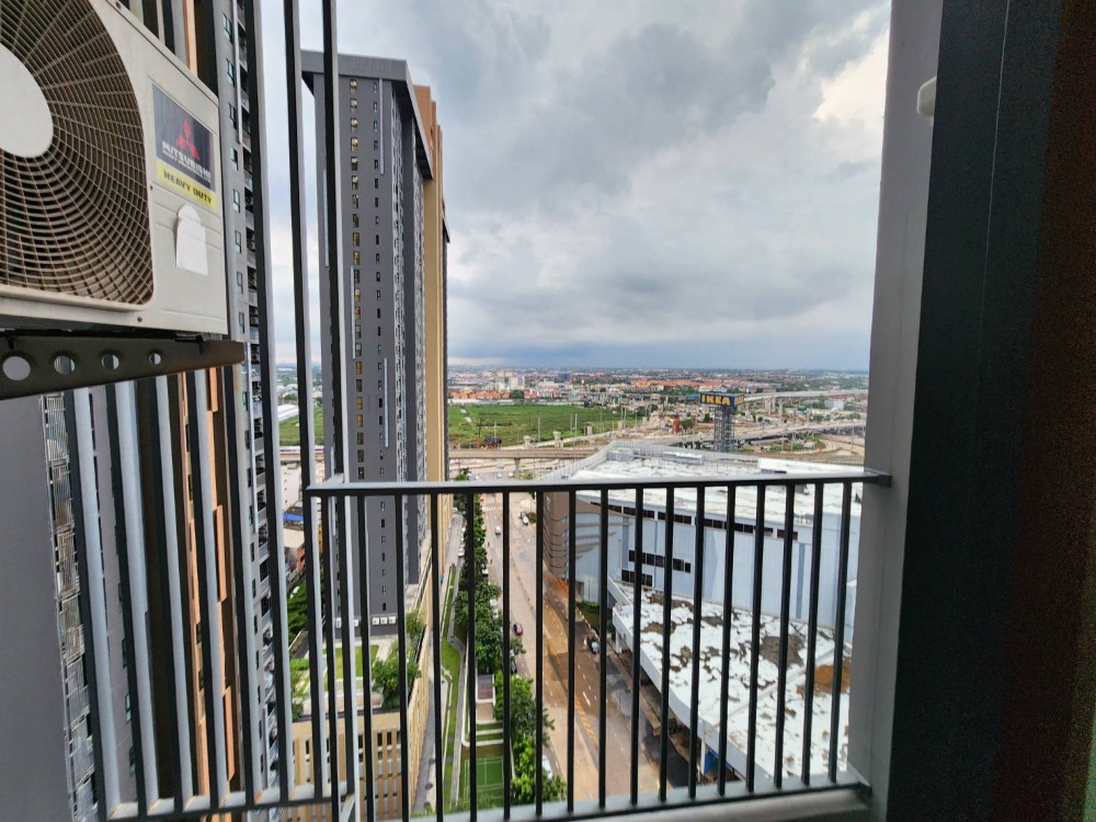 For RentCondoNonthaburi, Bang Yai, Bangbuathong : SN490.9 ** Empty room, rare, 4 air conditioners ** For rent, Plum Condo Central Station Phase 1, white tone room, good price, with washing machine.