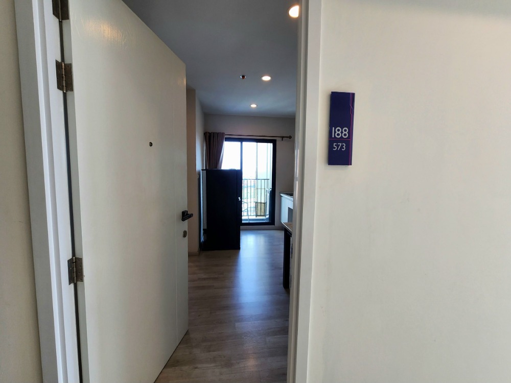 For RentCondoNonthaburi, Bang Yai, Bangbuathong : Status as shown in the cover photo**Vacant room. Corner room. Has washing machine. Has bird net** For rent Plum Condo Central Station Phase 1, 2 bedroom type**This type of room is not available oftenSN386