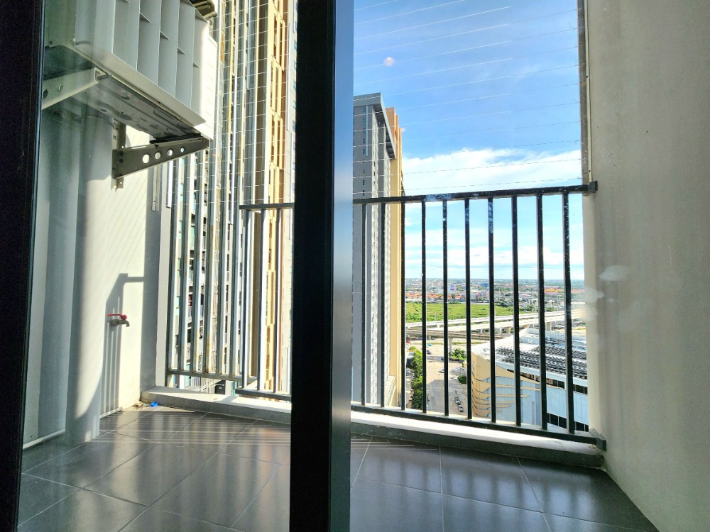 For RentCondoNonthaburi, Bang Yai, Bangbuathong : Status as shown in the cover photo**Vacant room. Corner room. Has washing machine. Has bird net** For rent Plum Condo Central Station Phase 1, 2 bedroom type**This type of room is not available oftenSN386