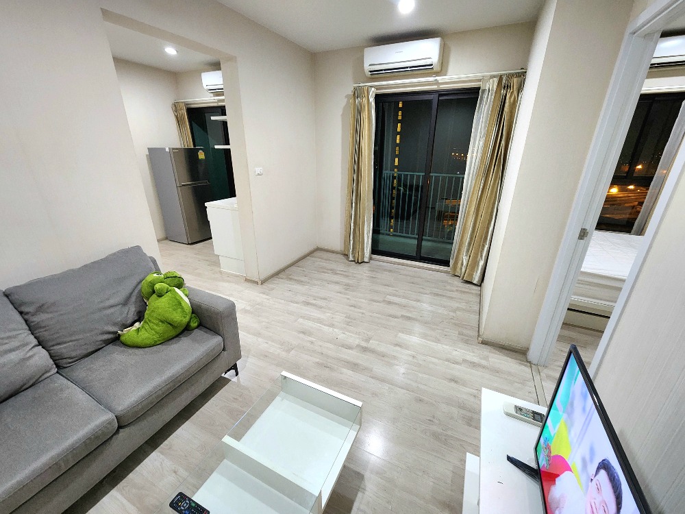 For RentCondoNonthaburi, Bang Yai, Bangbuathong : SN490.9 ** Empty room, rare, 4 air conditioners ** For rent, Plum Condo Central Station Phase 1, white tone room, good price, with washing machine.
