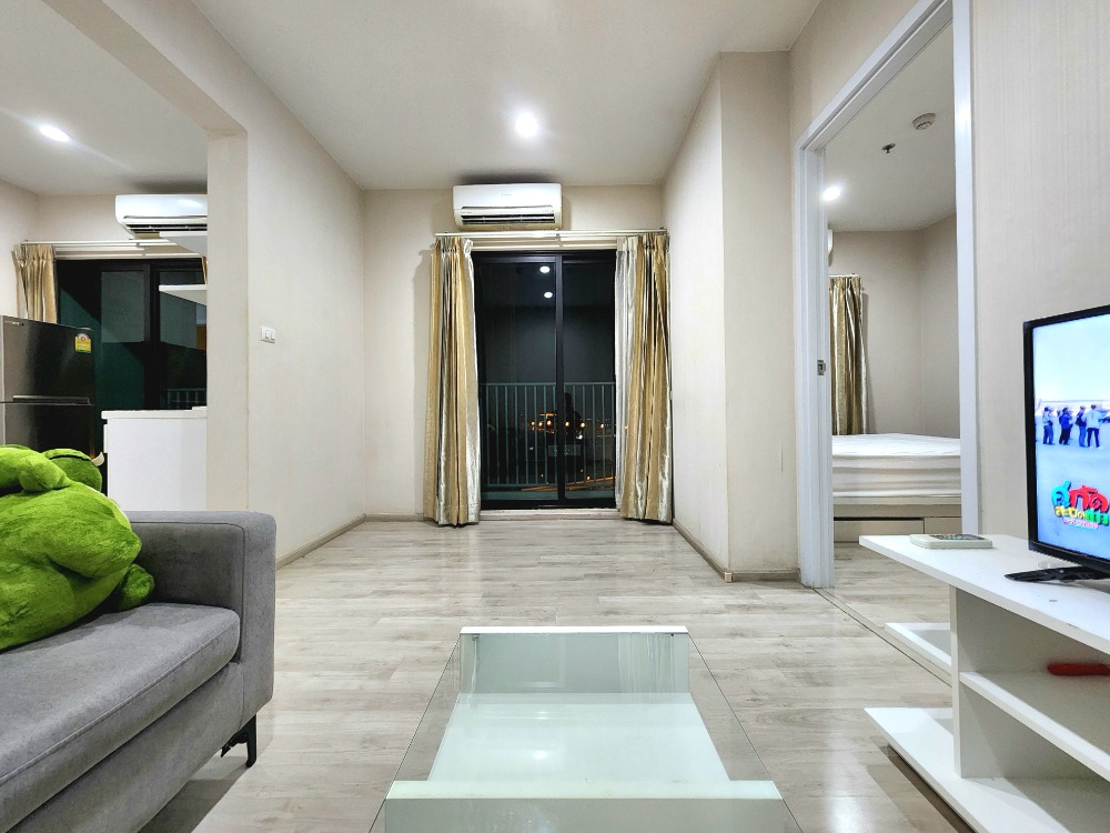 For RentCondoNonthaburi, Bang Yai, Bangbuathong : SN490.9 ** Empty room, rare, 4 air conditioners ** For rent, Plum Condo Central Station Phase 1, white tone room, good price, with washing machine.