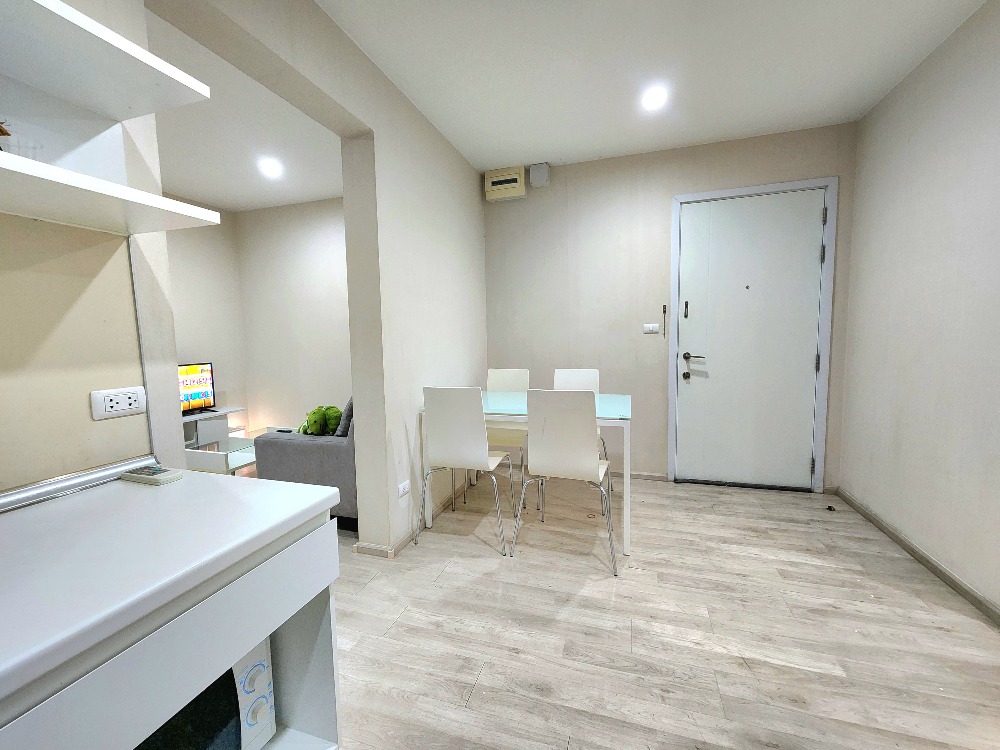 For RentCondoNonthaburi, Bang Yai, Bangbuathong : SN490.9 ** Empty room, rare, 4 air conditioners ** For rent, Plum Condo Central Station Phase 1, white tone room, good price, with washing machine.