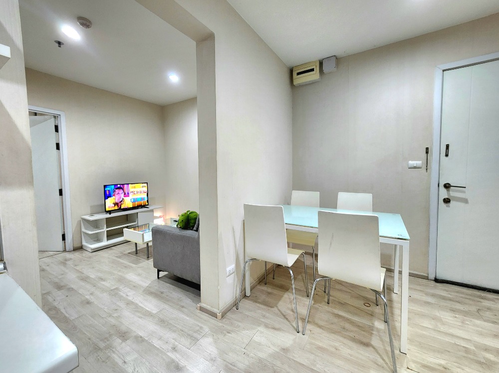 For RentCondoNonthaburi, Bang Yai, Bangbuathong : SN490.9 ** Empty room, rare, 4 air conditioners ** For rent, Plum Condo Central Station Phase 1, white tone room, good price, with washing machine.