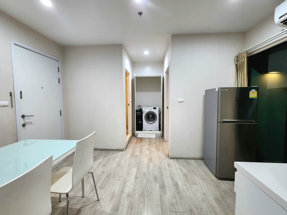 For RentCondoNonthaburi, Bang Yai, Bangbuathong : SN490.9 ** Empty room, rare, 4 air conditioners ** For rent, Plum Condo Central Station Phase 1, white tone room, good price, with washing machine.
