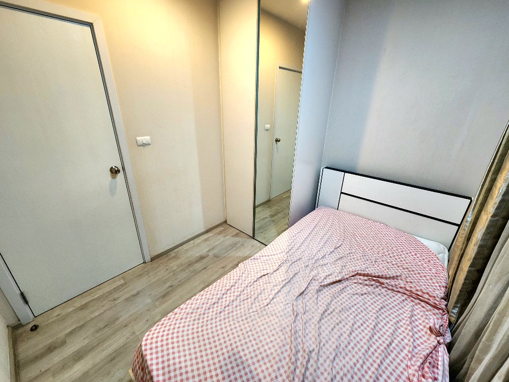 For RentCondoNonthaburi, Bang Yai, Bangbuathong : SN490.9 ** Empty room, rare, 4 air conditioners ** For rent, Plum Condo Central Station Phase 1, white tone room, good price, with washing machine.