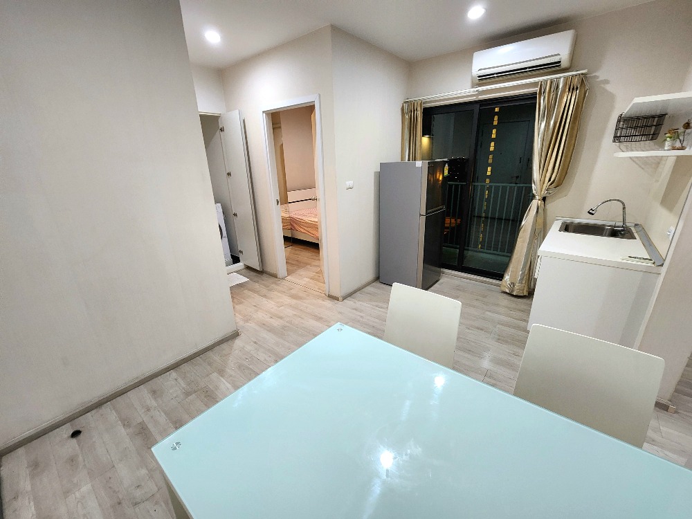 For RentCondoNonthaburi, Bang Yai, Bangbuathong : SN490.9 ** Empty room, rare, 4 air conditioners ** For rent, Plum Condo Central Station Phase 1, white tone room, good price, with washing machine.
