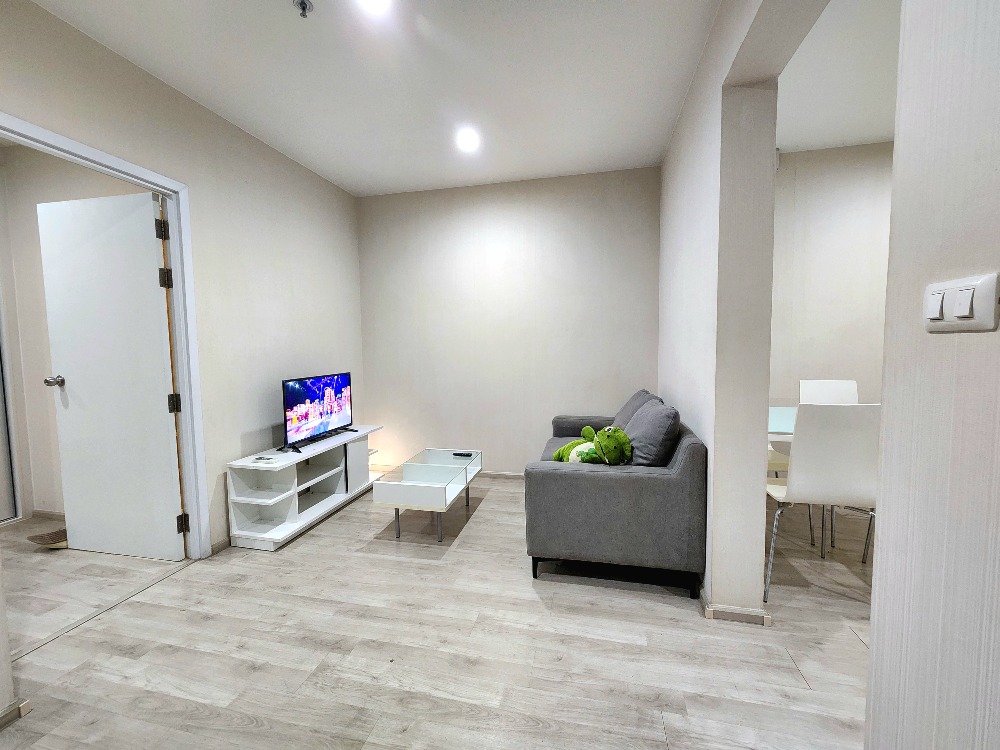 For RentCondoNonthaburi, Bang Yai, Bangbuathong : SN490.9 ** Empty room, rare, 4 air conditioners ** For rent, Plum Condo Central Station Phase 1, white tone room, good price, with washing machine.