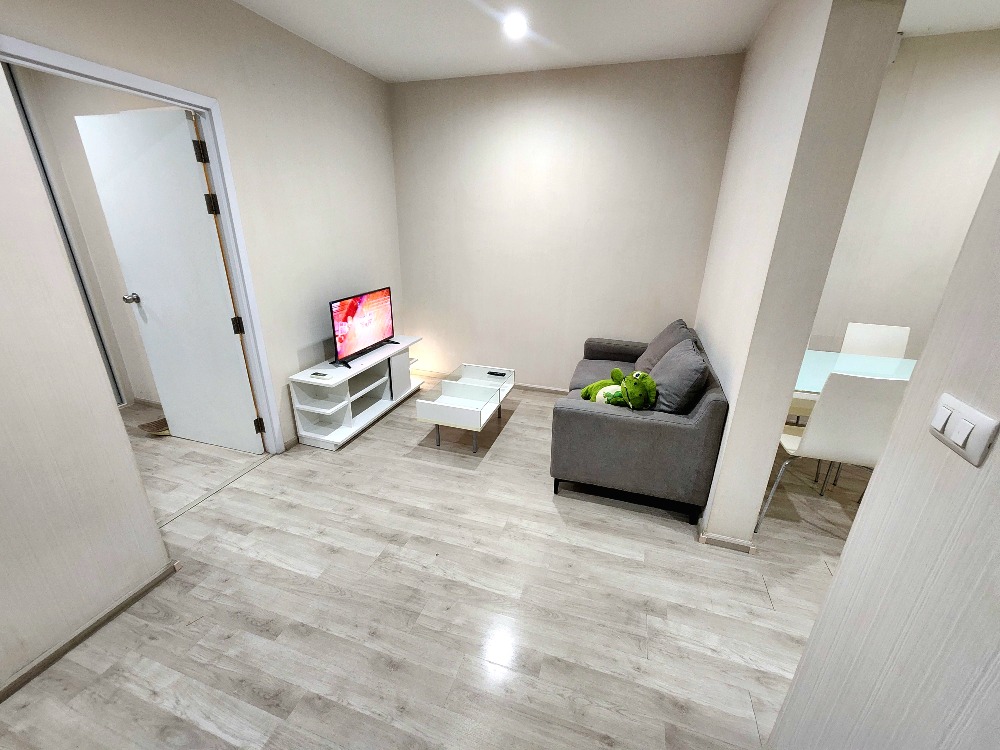 For RentCondoNonthaburi, Bang Yai, Bangbuathong : SN490.9 ** Empty room, rare, 4 air conditioners ** For rent, Plum Condo Central Station Phase 1, white tone room, good price, with washing machine.