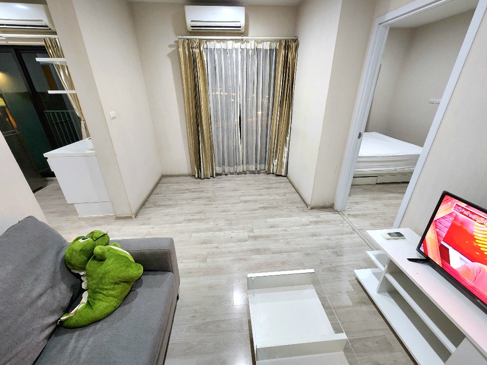 For RentCondoNonthaburi, Bang Yai, Bangbuathong : SN490.9 ** Empty room, rare, 4 air conditioners ** For rent, Plum Condo Central Station Phase 1, white tone room, good price, with washing machine.