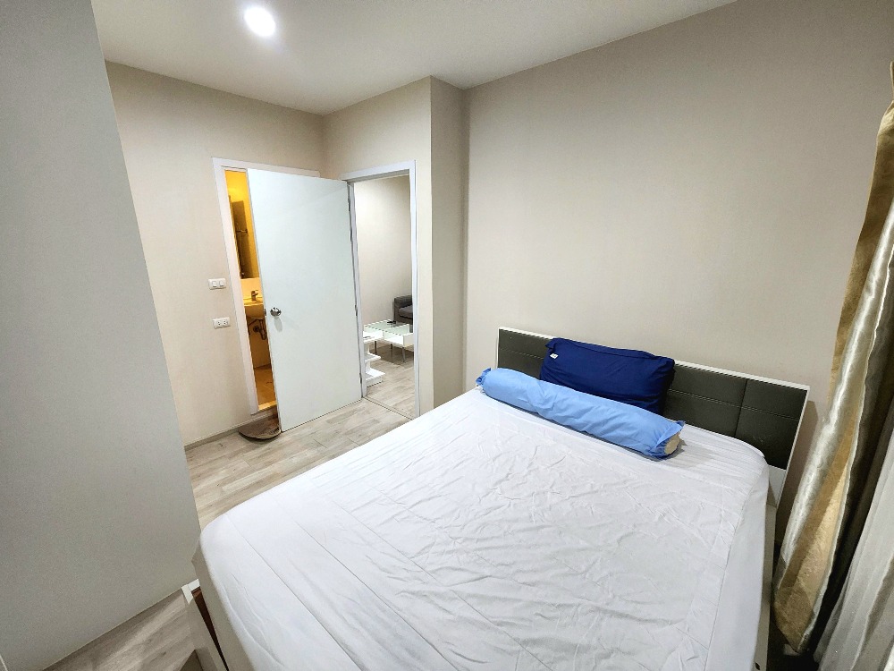 For RentCondoNonthaburi, Bang Yai, Bangbuathong : SN490.9 ** Empty room, rare, 4 air conditioners ** For rent, Plum Condo Central Station Phase 1, white tone room, good price, with washing machine.