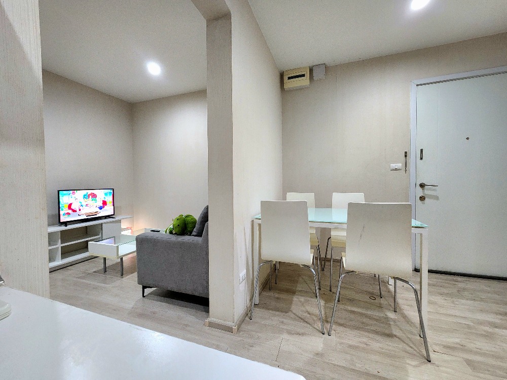 For RentCondoNonthaburi, Bang Yai, Bangbuathong : SN490.9 ** Empty room, rare, 4 air conditioners ** For rent, Plum Condo Central Station Phase 1, white tone room, good price, with washing machine.