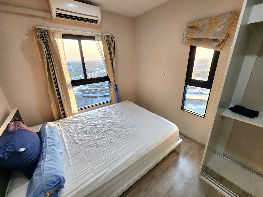 For RentCondoNonthaburi, Bang Yai, Bangbuathong : SN490.9 ** Empty room, rare, 4 air conditioners ** For rent, Plum Condo Central Station Phase 1, white tone room, good price, with washing machine.