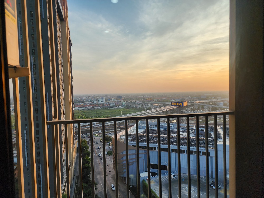 For RentCondoNonthaburi, Bang Yai, Bangbuathong : SN490.9 ** Empty room, rare, 4 air conditioners ** For rent, Plum Condo Central Station Phase 1, white tone room, good price, with washing machine.