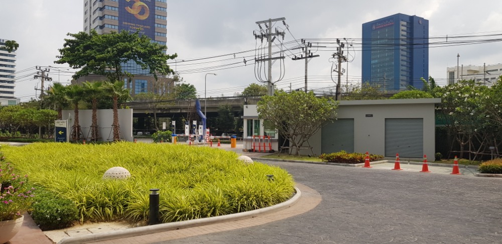 ให้เช่าคอนโดสาทร นราธิวาส : High traffic volume area- Supalai Lite Ratchada-Narathiwas-Satorn