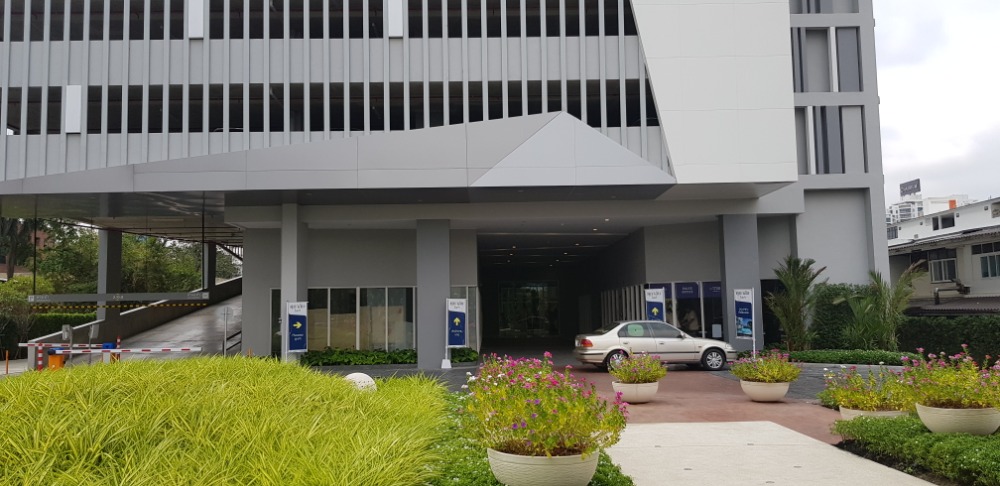 ให้เช่าคอนโดสาทร นราธิวาส : High traffic volume area- Supalai Lite Ratchada-Narathiwas-Satorn