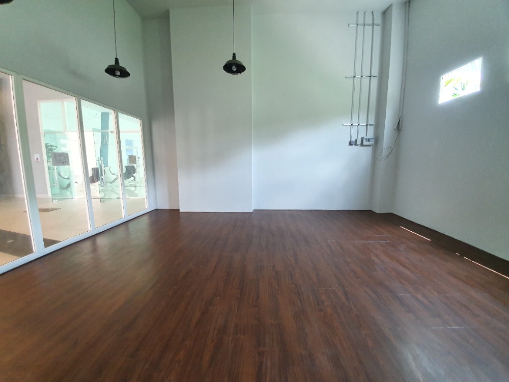 ให้เช่าคอนโดสาทร นราธิวาส : High traffic volume area- Supalai Lite Ratchada-Narathiwas-Satorn