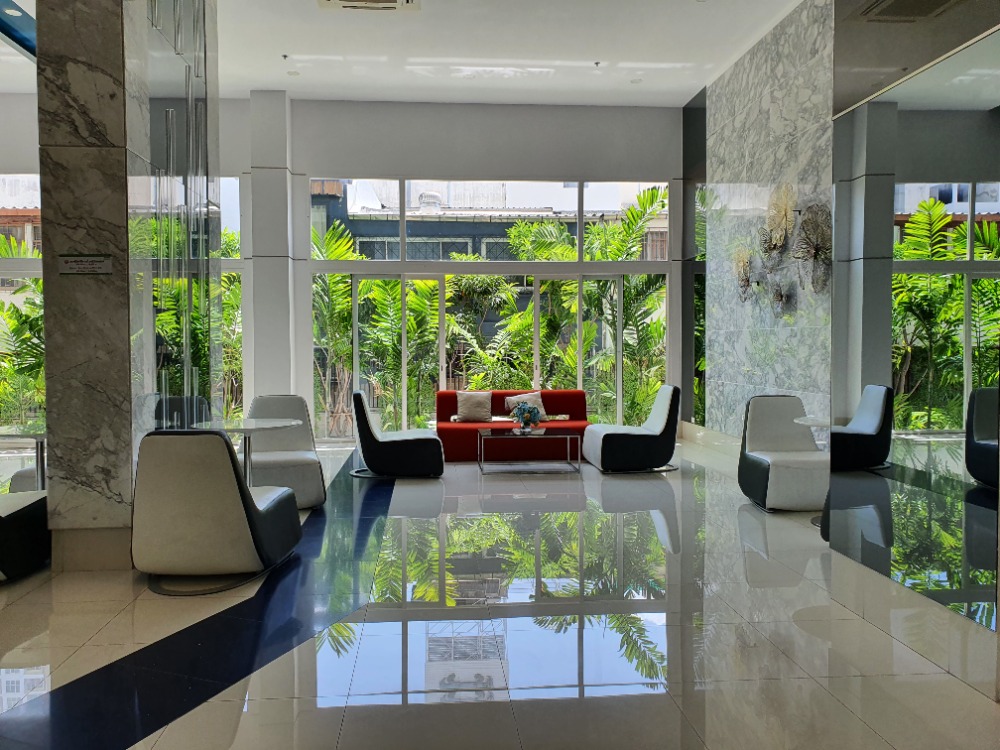 ให้เช่าคอนโดสาทร นราธิวาส : High traffic volume area- Supalai Lite Ratchada-Narathiwas-Satorn