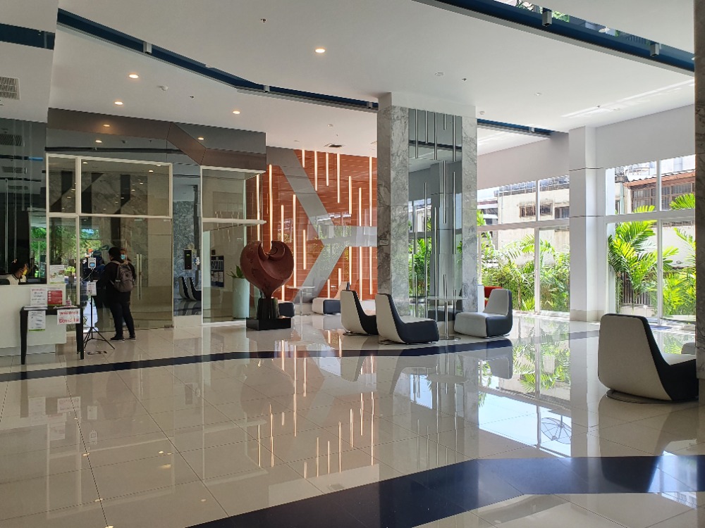 ให้เช่าคอนโดสาทร นราธิวาส : High traffic volume area- Supalai Lite Ratchada-Narathiwas-Satorn