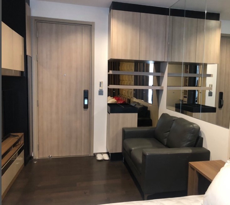 ขายคอนโดราชเทวี พญาไท : The Line Ratchataewee Studio Eng 中 日 Please add LINE ID @806qphgn o8415o5483 Sell 5,989,000 B rent 17,000 B