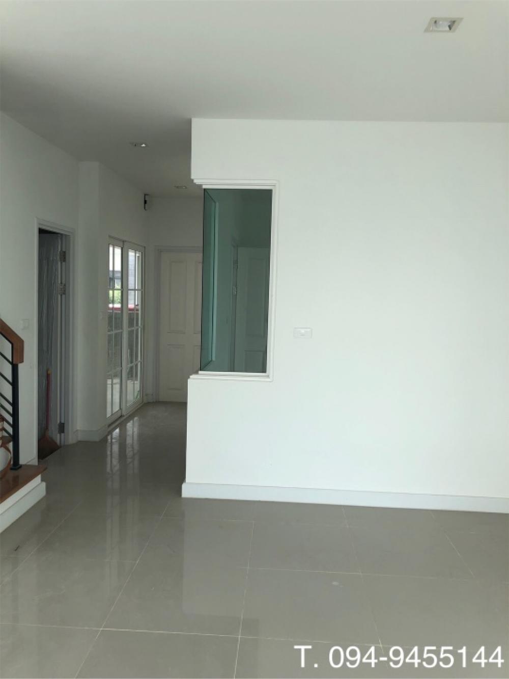 ขายบ้านท่าพระ ตลาดพลู วุฒากาศ : (ขาย) บ้านแฝด หมู่บ้าน Golden Neo สาทร  หลังหัวมุม ลงเสาเข็มแล้วที่โรงรถ ด้านข้างและด้านหลัง ต่อเติมหลังคาจอดรถ ไม่เคยเข้าอยู่ ขนาด 41 ตรว. 4 ห้องนอน 4 ห้องน้ำ พื้นที่ใช้สอย 161 ตรม. พร้อมเข้าอยู่ (เจ้าของขายเอง ไม่รับagent)