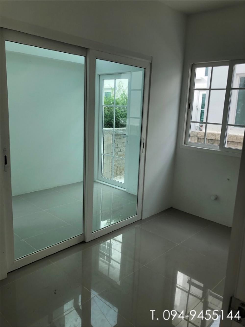 ขายบ้านท่าพระ ตลาดพลู วุฒากาศ : (ขาย) บ้านแฝด หมู่บ้าน Golden Neo สาทร  หลังหัวมุม ลงเสาเข็มแล้วที่โรงรถ ด้านข้างและด้านหลัง ต่อเติมหลังคาจอดรถ ไม่เคยเข้าอยู่ ขนาด 41 ตรว. 4 ห้องนอน 4 ห้องน้ำ พื้นที่ใช้สอย 161 ตรม. พร้อมเข้าอยู่ (เจ้าของขายเอง ไม่รับagent)