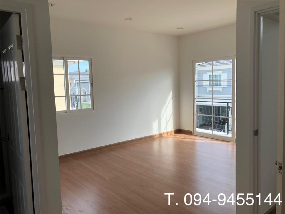 ขายบ้านท่าพระ ตลาดพลู วุฒากาศ : (ขาย) บ้านแฝด หมู่บ้าน Golden Neo สาทร  หลังหัวมุม ลงเสาเข็มแล้วที่โรงรถ ด้านข้างและด้านหลัง ต่อเติมหลังคาจอดรถ ไม่เคยเข้าอยู่ ขนาด 41 ตรว. 4 ห้องนอน 4 ห้องน้ำ พื้นที่ใช้สอย 161 ตรม. พร้อมเข้าอยู่ (เจ้าของขายเอง ไม่รับagent)