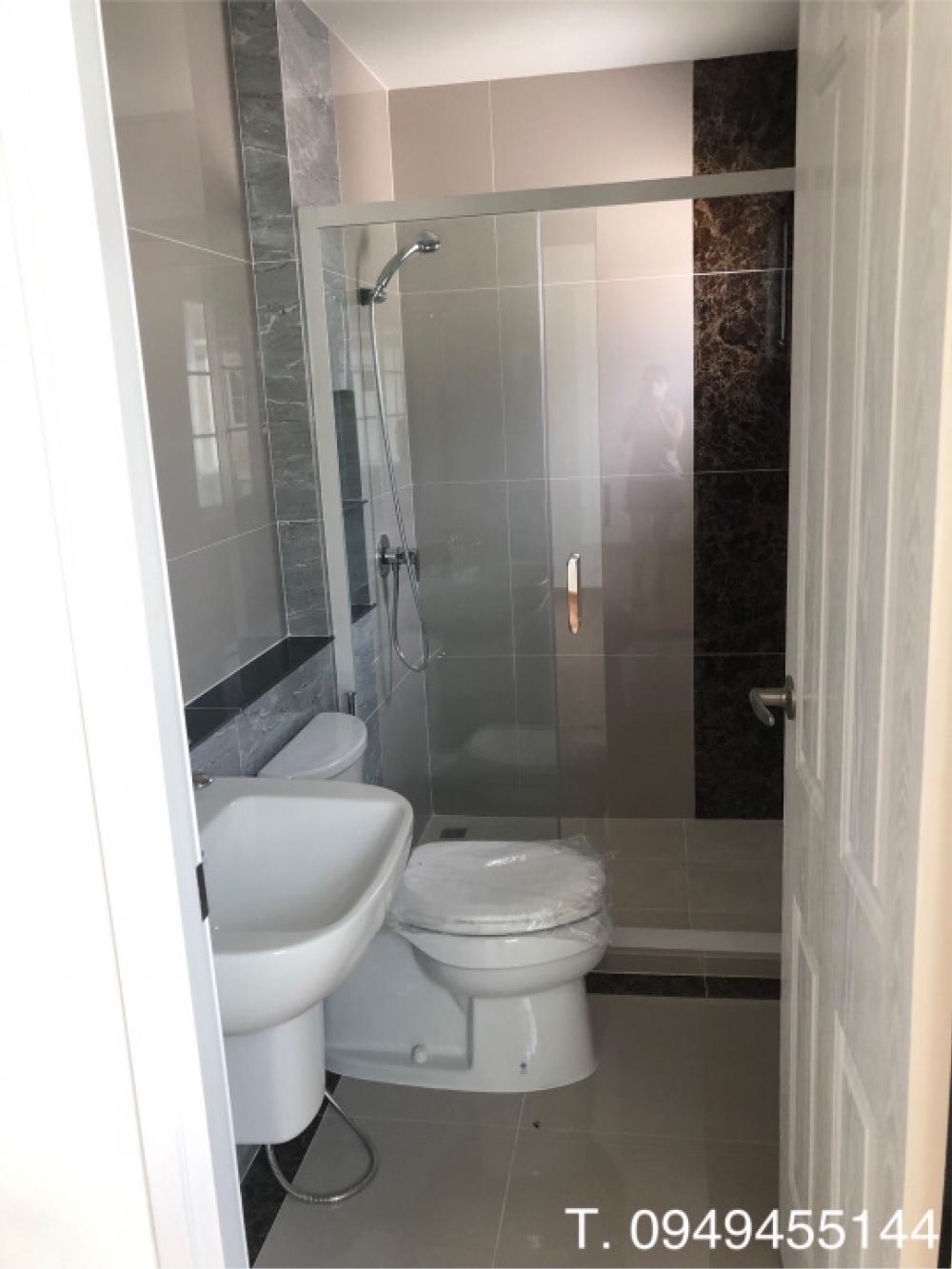 ขายบ้านท่าพระ ตลาดพลู วุฒากาศ : (ขาย) บ้านแฝด หมู่บ้าน Golden Neo สาทร  หลังหัวมุม ลงเสาเข็มแล้วที่โรงรถ ด้านข้างและด้านหลัง ต่อเติมหลังคาจอดรถ ไม่เคยเข้าอยู่ ขนาด 41 ตรว. 4 ห้องนอน 4 ห้องน้ำ พื้นที่ใช้สอย 161 ตรม. พร้อมเข้าอยู่ (เจ้าของขายเอง ไม่รับagent)