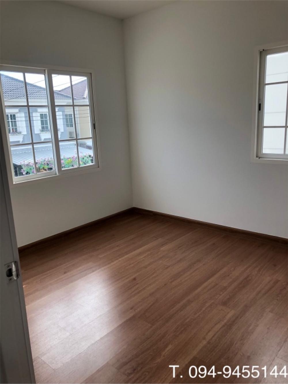 ขายบ้านท่าพระ ตลาดพลู วุฒากาศ : (ขาย) บ้านแฝด หมู่บ้าน Golden Neo สาทร  หลังหัวมุม ลงเสาเข็มแล้วที่โรงรถ ด้านข้างและด้านหลัง ต่อเติมหลังคาจอดรถ ไม่เคยเข้าอยู่ ขนาด 41 ตรว. 4 ห้องนอน 4 ห้องน้ำ พื้นที่ใช้สอย 161 ตรม. พร้อมเข้าอยู่ (เจ้าของขายเอง ไม่รับagent)