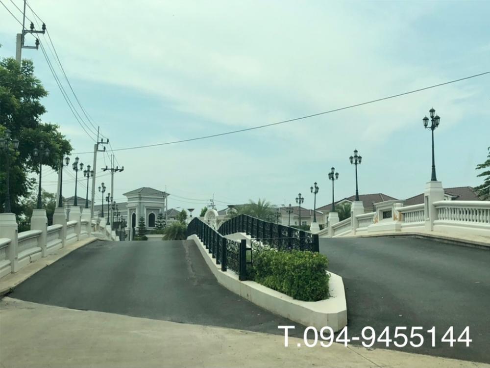 ขายบ้านท่าพระ ตลาดพลู วุฒากาศ : (ขาย) บ้านแฝด หมู่บ้าน Golden Neo สาทร  หลังหัวมุม ลงเสาเข็มแล้วที่โรงรถ ด้านข้างและด้านหลัง ต่อเติมหลังคาจอดรถ ไม่เคยเข้าอยู่ ขนาด 41 ตรว. 4 ห้องนอน 4 ห้องน้ำ พื้นที่ใช้สอย 161 ตรม. พร้อมเข้าอยู่ (เจ้าของขายเอง ไม่รับagent)