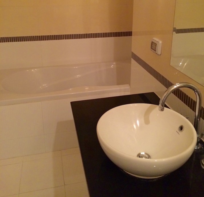 ขายคอนโดราชเทวี พญาไท : The Address Siam 70 sq.m. Eng 中 日 Please add LINE ID @806qphgn o8415o5483 Sell & rent 35,000 B