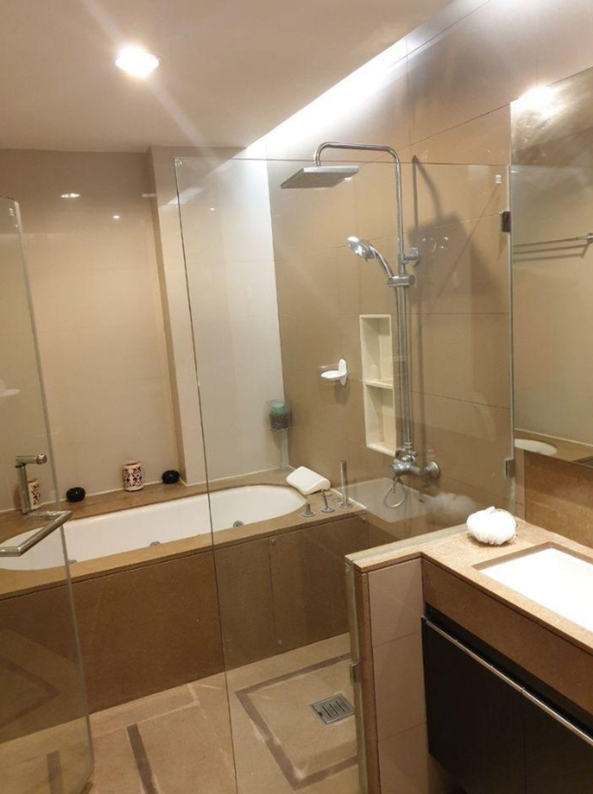 For RentCondoRatchathewi,Phayathai : The Address Pathumwan 2 Bed Eng 中 日 Please add LINE ID @806qphgn o8415o5483 Sell 9 MB