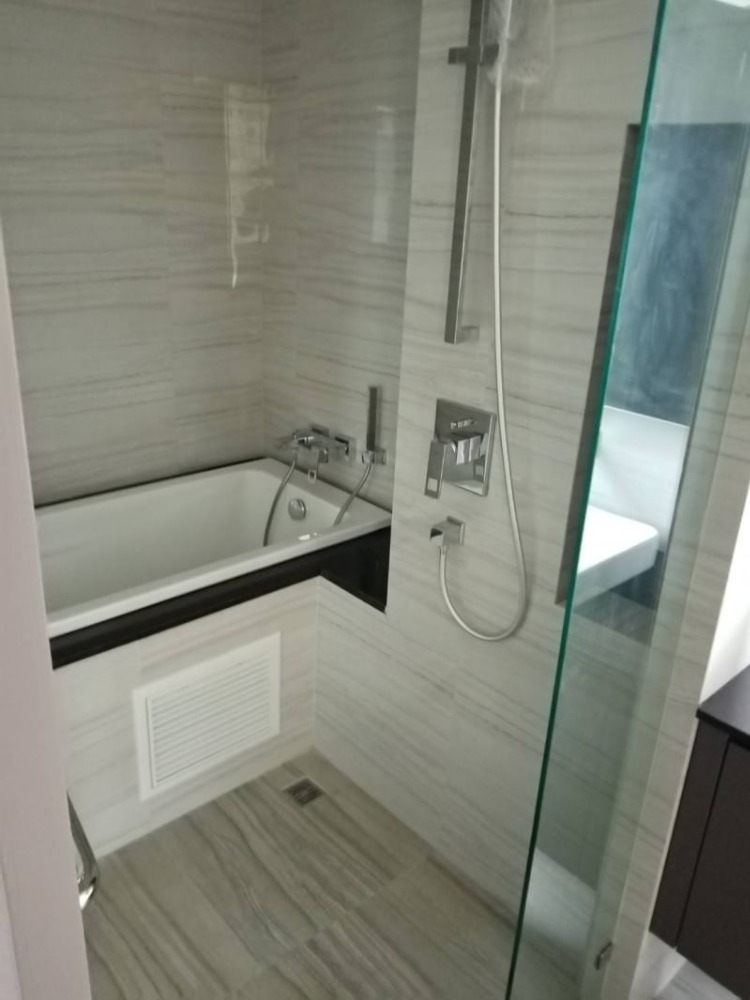 ให้เช่าคอนโดสยาม จุฬา สามย่าน : Klass Siam Eng 中 日 Please add LINE ID @806qphgn o8415o5483 Rental Price 20,999 B Sell 7.5 MB