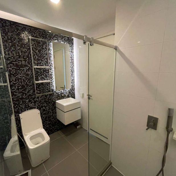 For RentCondoOnnut, Udomsuk : The Room 69 2 Bed Eng 中 日 Please add LINE ID @806qphgn o8415o5483 Rental Price 49,999 B Sell 15 MB