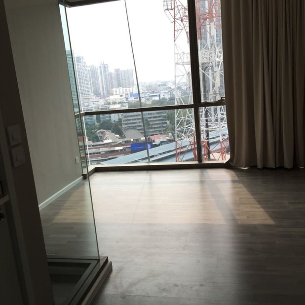 ขายคอนโดอ่อนนุช อุดมสุข : The Room 69 45 sq.m. Eng 中 日 Please add LINE ID @806qphgn o8415o5483 Sell 6,899,000 B rent 25,000 B