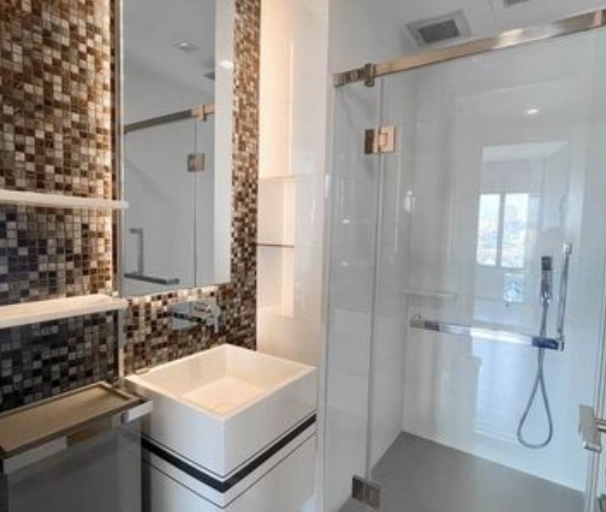 ให้เช่าคอนโดสยาม จุฬา สามย่าน : The Room Rama 4 Eng 中 日 Please add LINE ID @806qphgn o8415o5483 Rent 39,999 B Sell 14.5 MB