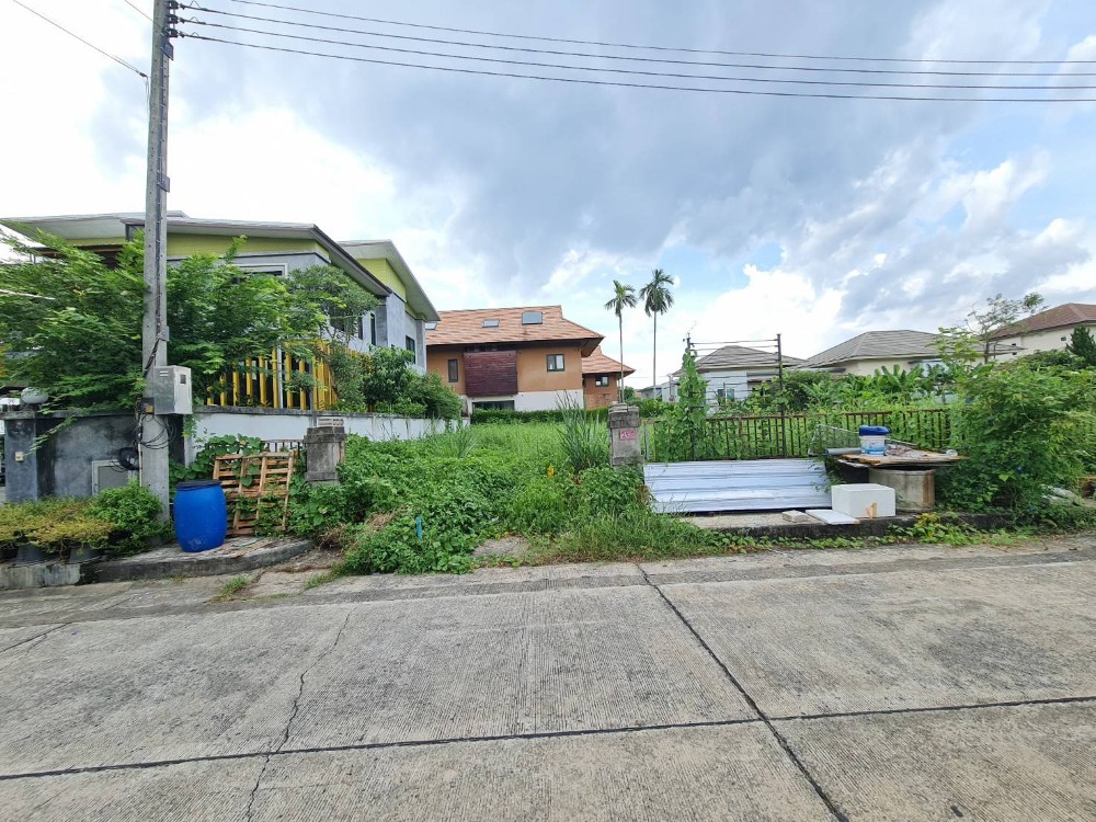 For SaleLandChiang Mai : Land for sale in Chaiyapruek village, San Sai, Chiang Mai Land and Houses Park, southeast