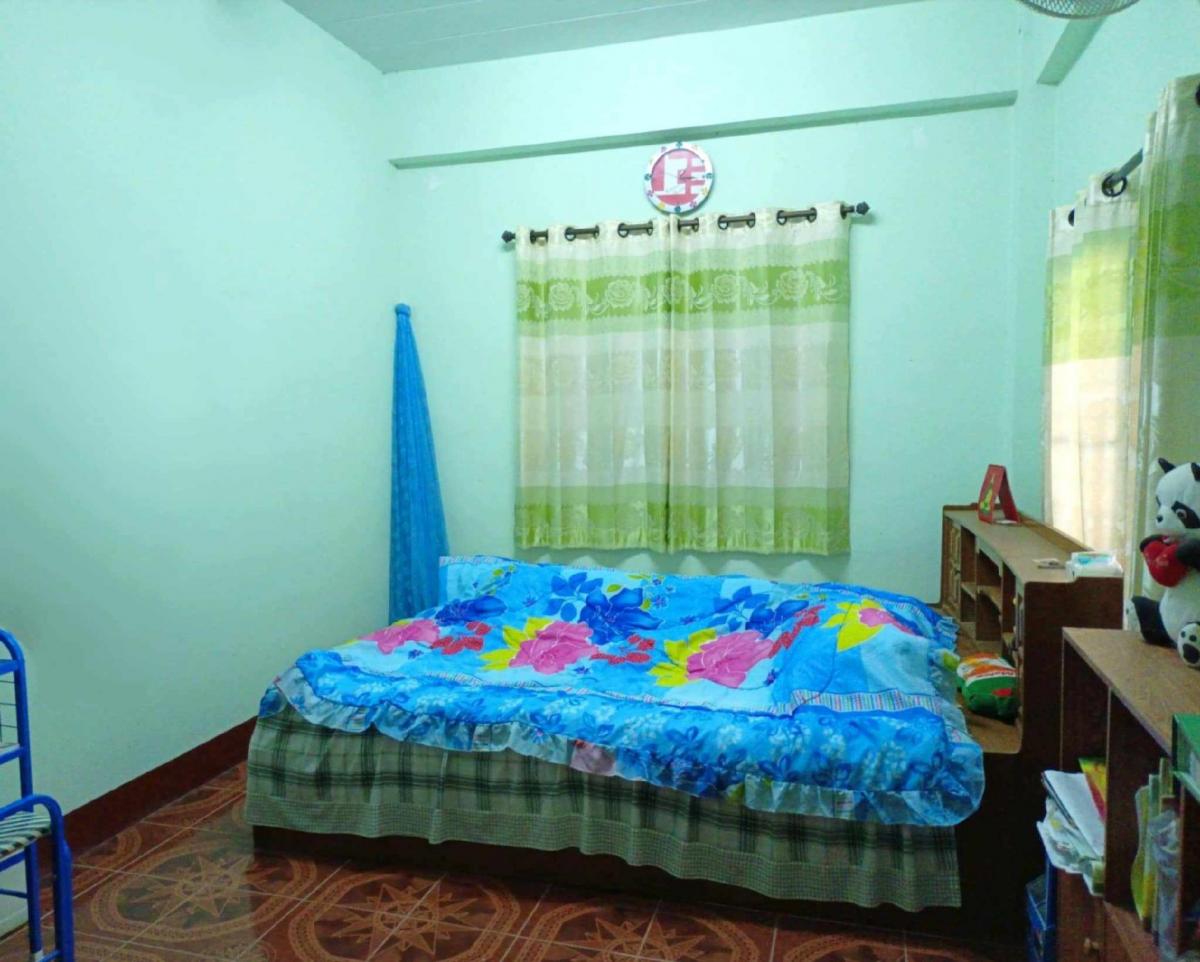 ขายบ้านเชียงราย : ขาย/เช่า บ้านหลังใหญ่ 2 ชั้น (5 ห้องนอน 4 ห้องน้ำ) ม.ออมสิน จ.เชียงราย