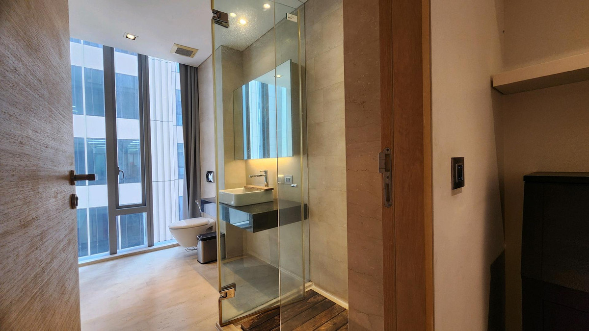 ให้เช่าคอนโดสีลม ศาลาแดง บางรัก : Saladaeng Residence | ห้องกว้างมากหนึ่งนอนไซต์ใหญ่ ตกแต่ง สวยเรียบๆ โล่งๆ เหมาะกับคนมีของเยอะ ต่อรองราคาได้อีก