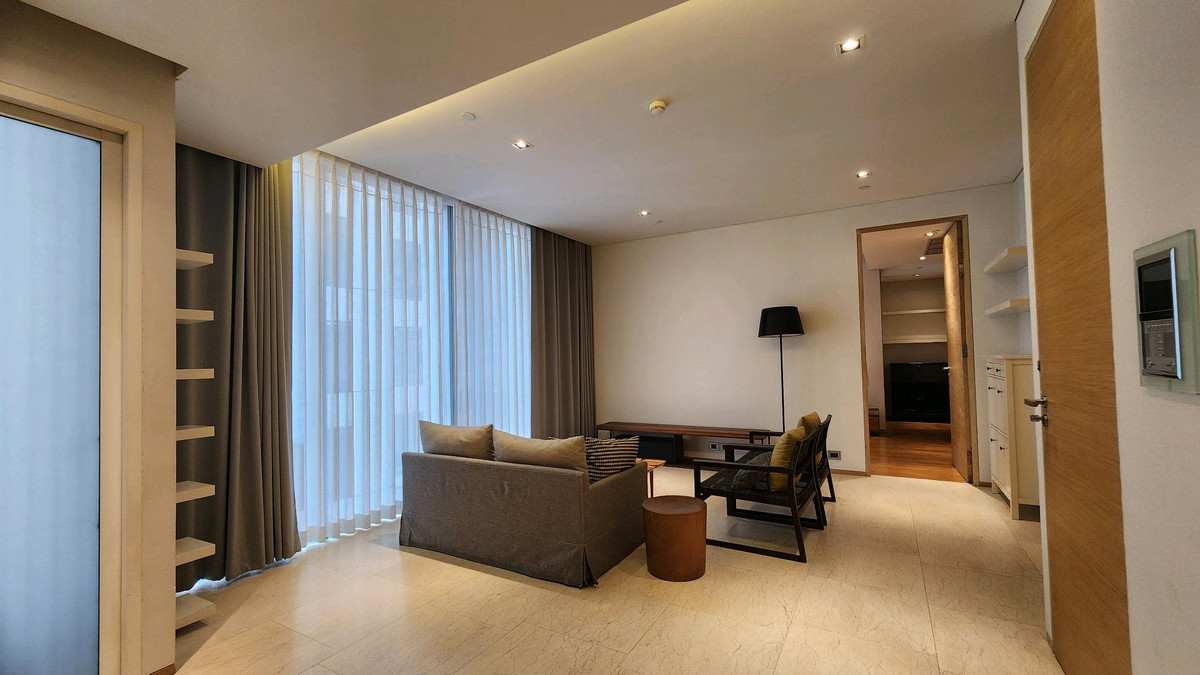 ให้เช่าคอนโดสีลม ศาลาแดง บางรัก : Saladaeng Residence | ห้องกว้างมากหนึ่งนอนไซต์ใหญ่ ตกแต่ง สวยเรียบๆ โล่งๆ เหมาะกับคนมีของเยอะ ต่อรองราคาได้อีก