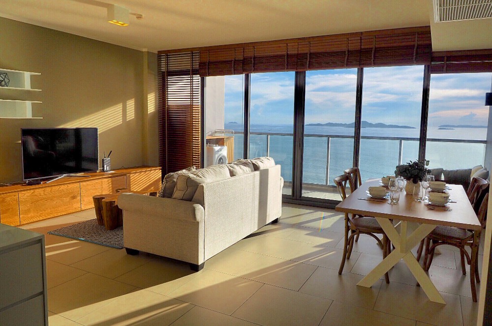 ให้เช่าคอนโดพัทยา บางแสน ชลบุรี สัตหีบ : 2 bedrooms at Zire Wongamat for Rent