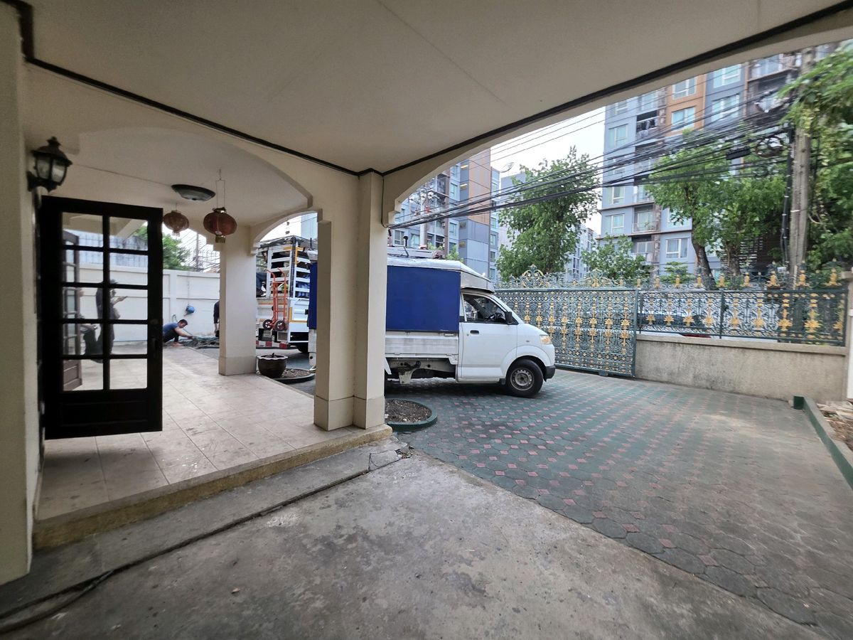 ขายบ้านรัชดา ห้วยขวาง : ขายบ้านเดี่ยวทำเลรัชดาสุทธิสาร พื้นที่107ตารางวา