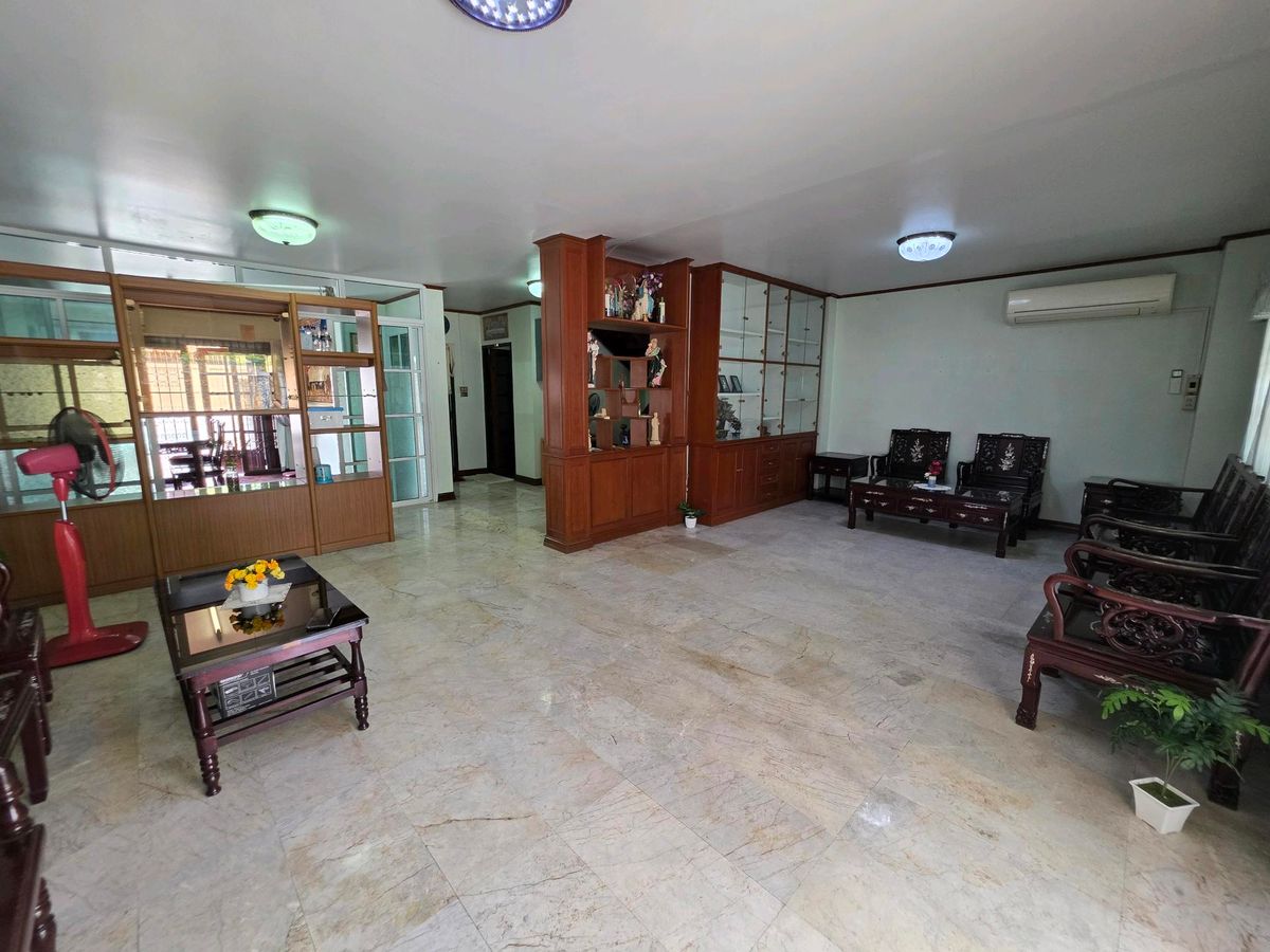 ขายบ้านรัชดา ห้วยขวาง : ขายบ้านเดี่ยวทำเลรัชดาสุทธิสาร พื้นที่107ตารางวา