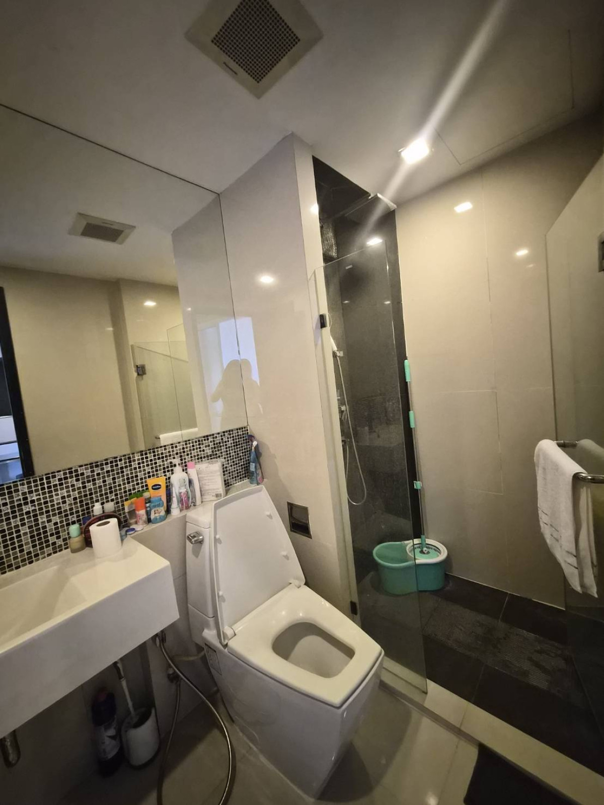 ขายคอนโดอ่อนนุช อุดมสุข : ขายคอนโด  ริทึ่ม สุขุมวิท 44/1 BTS-พระโขนง พระโขนง เขต คลองเตย กรุงเทพ CX-18399