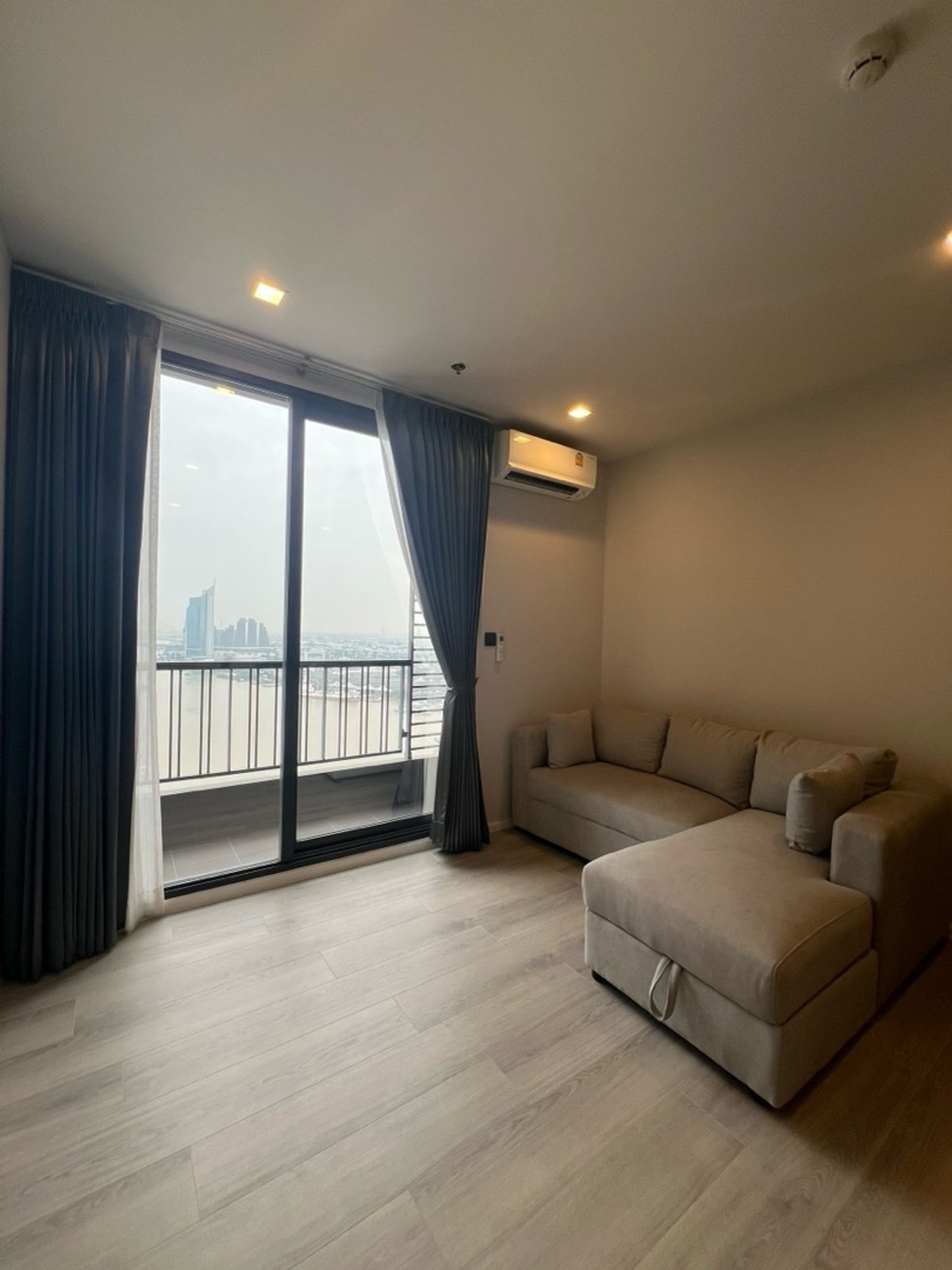 ขายดาวน์คอนโดพระราม 3 สาธุประดิษฐ์ : 🔥ขายด่วน 2 ห้องนอน วิวแม่น้ำ  ชั้นสูงหายาก  เดอะคีย์พระราม3