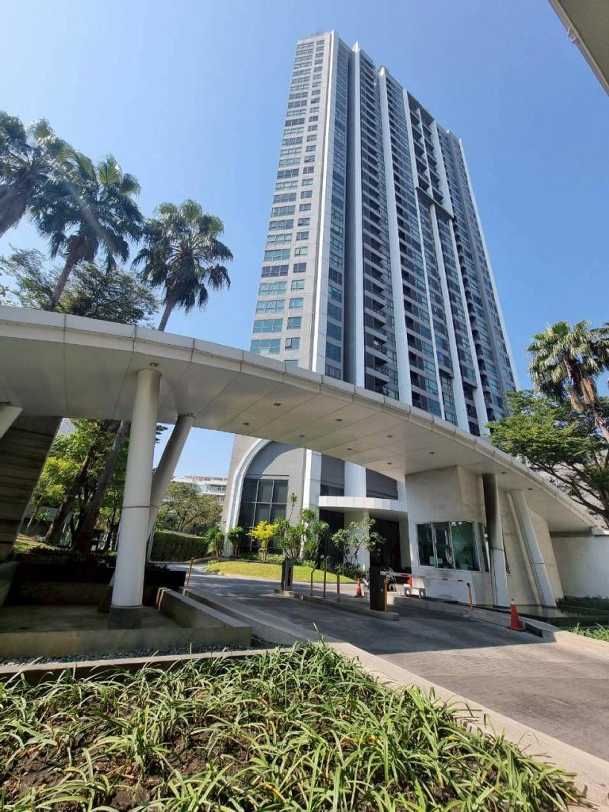 For SaleCondoOnnut, Udomsuk : FOR SALE condo , RHYTHM Sukhumvit 44/1 , BTS-Phra Khanong , Phra Khanong , Khlong Toei , Bangkok ,  CX-18246