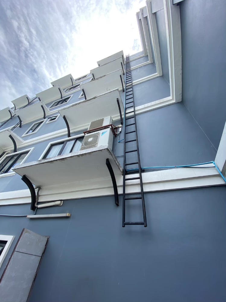 ให้เช่าโฮมออฟฟิศบางนา แบริ่ง ลาซาล : ให้เช่า Luxury Home Office 5 ชั้น