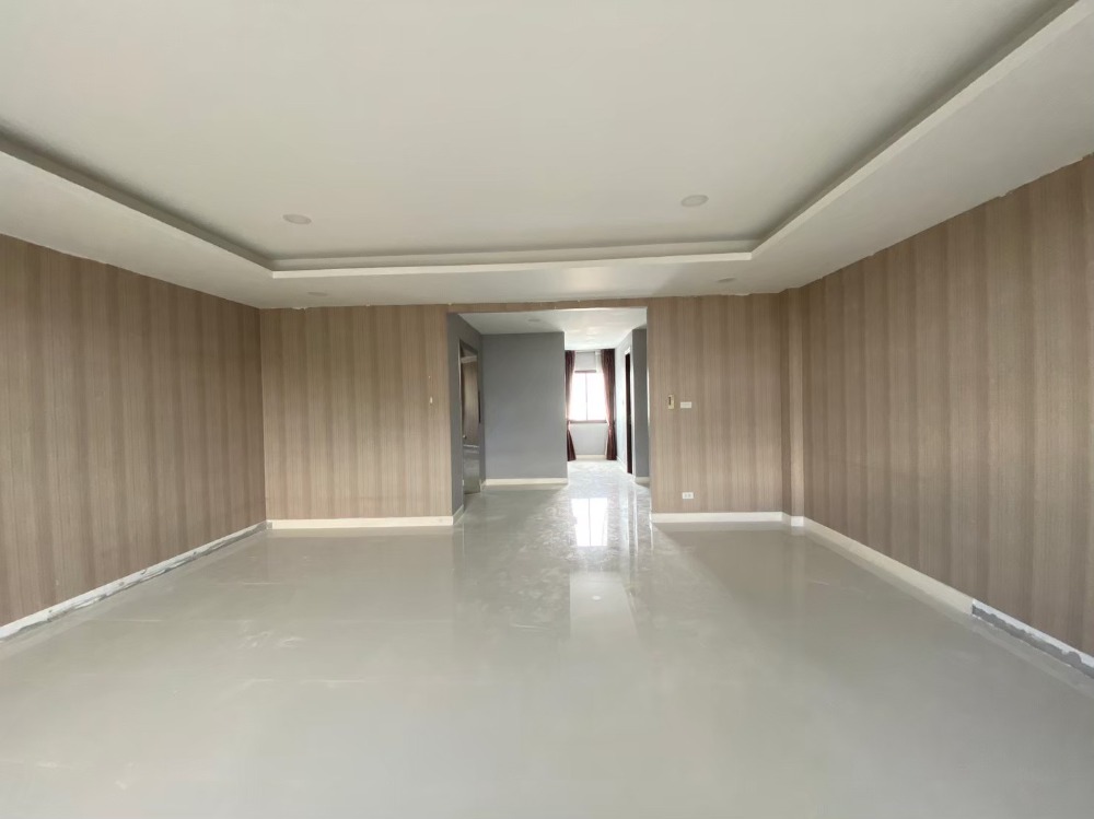 ให้เช่าโฮมออฟฟิศบางนา แบริ่ง ลาซาล : ให้เช่า Luxury Home Office 5 ชั้น