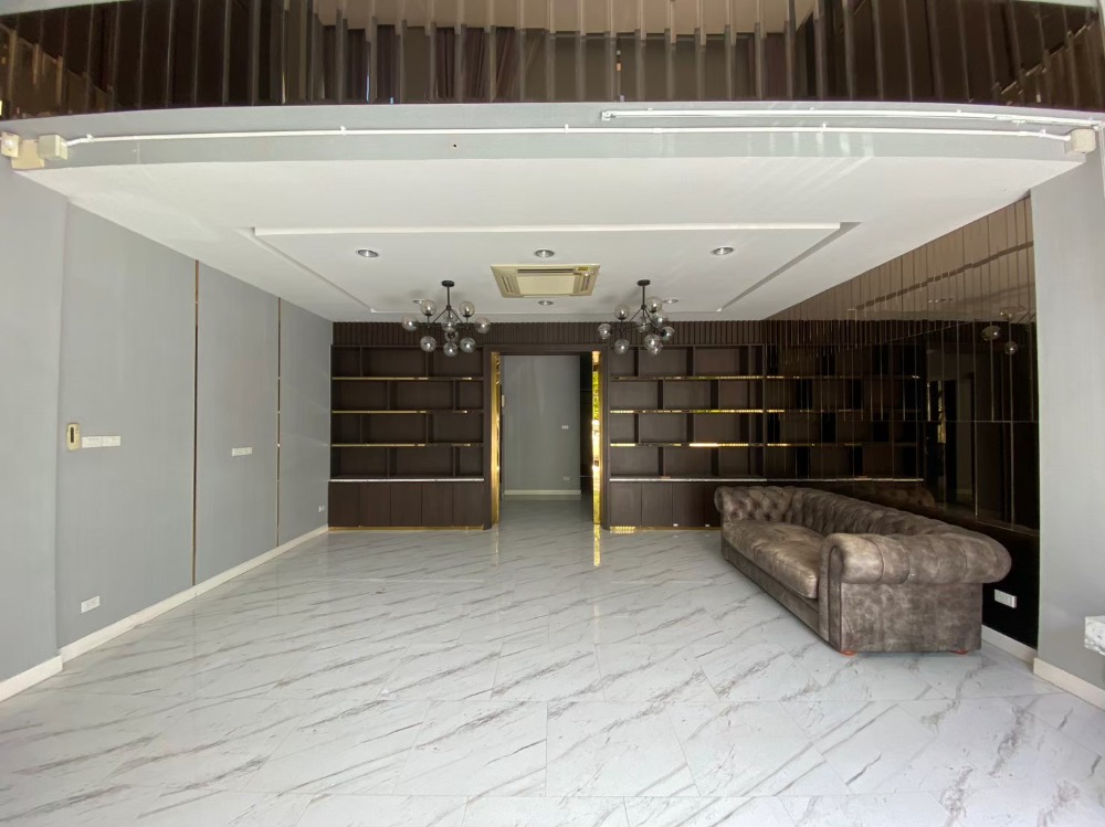 ให้เช่าโฮมออฟฟิศบางนา แบริ่ง ลาซาล : ให้เช่า Luxury Home Office 5 ชั้น