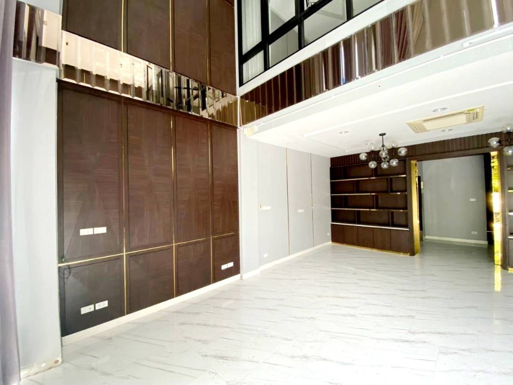 ให้เช่าโฮมออฟฟิศบางนา แบริ่ง ลาซาล : ให้เช่า Luxury Home Office 5 ชั้น